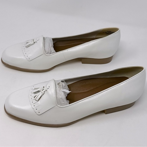 Naturalizer White Leather Tassel Loafers Size 9W - Picture 3 of 11